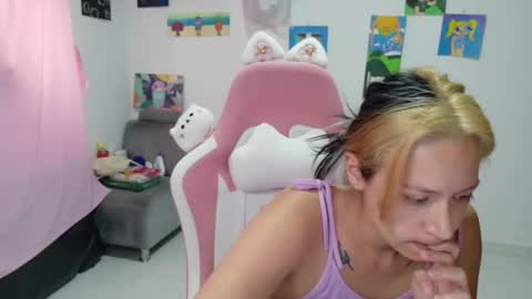 Mia online show from February 11, 2026, 6:57 pm