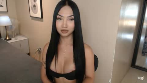 hot_nikki69 online show from July 19, 2026, 7:12 am