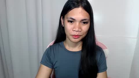 Snapshot of hot_pauline chatting on May 5, 2026, 1:41 pm hot_pauline online show from May 5, 2026, 1:41 pm