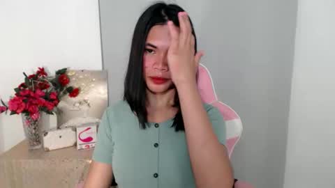 Snapshot of hot_pauline chatting on May 16, 2026, 3:11 pm hot_pauline online show from May 16, 2026, 3:11 pm