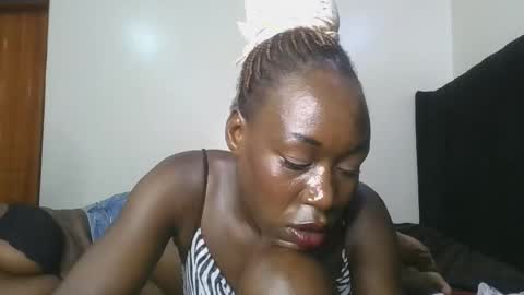 Hot petite online show from March 30, 2026, 12:39 pm