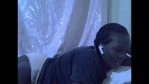 RAYLAH online show from February 21, 2026, 10:55 pm