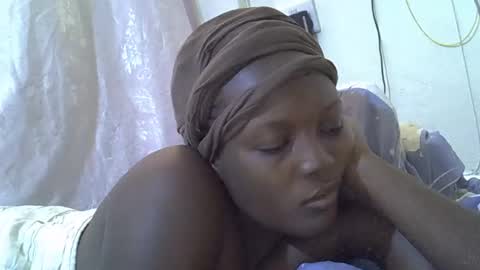 Snapshot of hot_raylah chatting on May 4, 2026, 7:48 am RAYLAH online show from May 4, 2026, 7:48 am