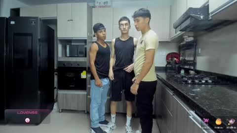 Vanesa Oliver and Andrew online show from October 4, 2025, 11:03 pm