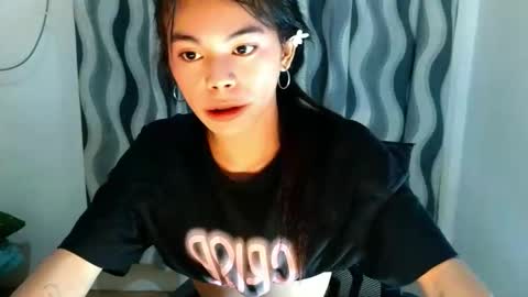 Yanna online show from April 16, 2026, 11:11 am