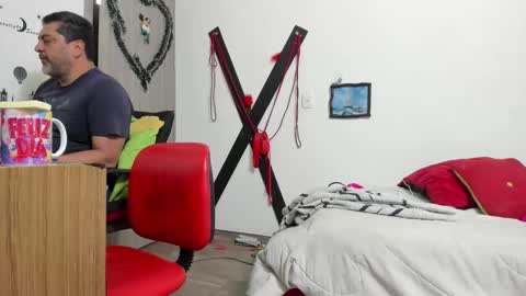 hotandfierylatinos online show from October 6, 2025, 9:40 am