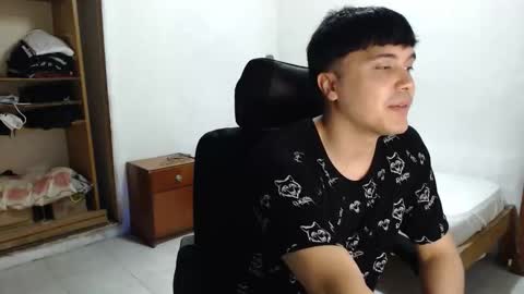 hotbaby6900 online show from December 14, 2025, 4:01 pm