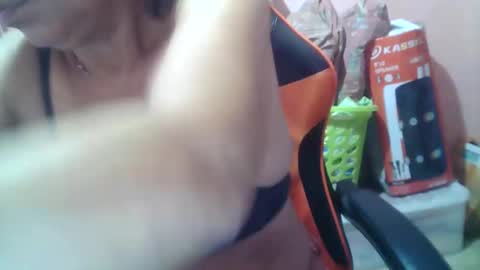 Snapshot of hotbetty_45 chatting on January 3, 2025, 12:00 am hotbetty_45 online show from January 3, 2025, 12:00 am