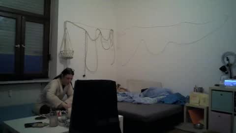 Betty Bellucci online show from December 5, 2025, 3:52 pm