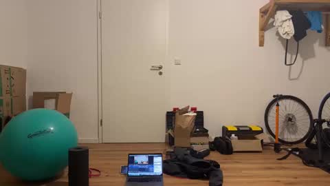 Snapshot of hotboyfeet92 chatting on January 28, 2025, 8:26 pm hotboyfeet92 online show from January 28, 2025, 8:26 pm