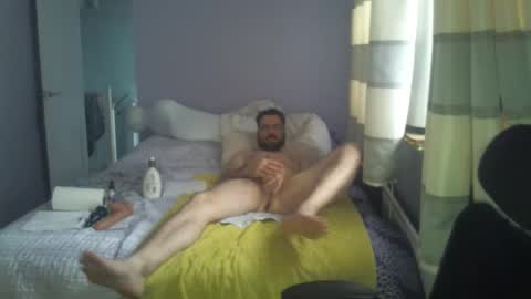 Snapshot of hotboyron chatting on December 17, 2025, 12:11 pm hotboyron online show from December 17, 2025, 12:11 pm