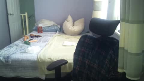 Snapshot of hotboyron chatting on May 12, 2026, 9:06 am hotboyron online show from May 12, 2026, 9:06 am