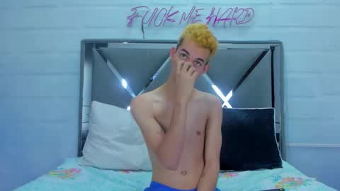 Snapshot of hotboyx_ chatting on October 21, 2025, 6:14 am DANIEL AND KEVIN online show from October 21, 2025, 6:14 am