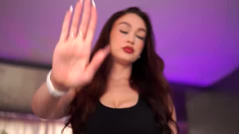 Anais online show from November 16, 2025, 9:15 am