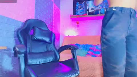 Snapshot of hotcakes_uwu chatting on May 20, 2026, 3:24 am Hotcakes online show from May 20, 2026, 3:24 am