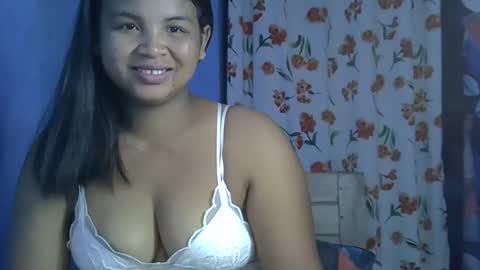 hotcelici online show from September 23, 2025, 7:33 am