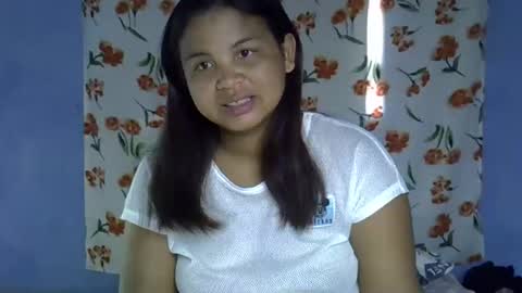 hotcelici online show from November 7, 2025, 8:03 am