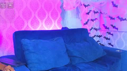 Snapshot of hotcouple_222 chatting on October 20, 2025, 7:31 am hotcouple_222 online show from October 20, 2025, 7:31 am