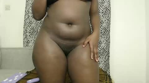 Hotcurvykeisha online show from November 5, 2025, 4:45 am