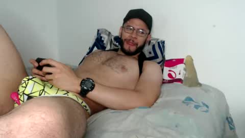 Snapshot of hotdereck33 chatting on March 1, 2025, 9:18 am hotdereck33 online show from March 1, 2025, 9:18 am