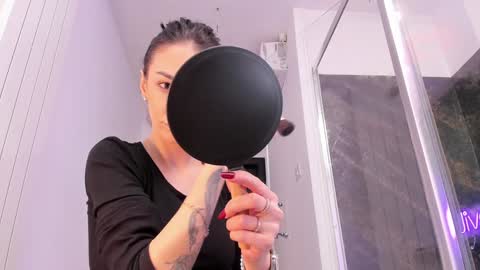 hotfallingdevil online show from February 16, 2026, 5:36 am