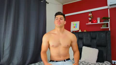 Snapshot of hotfuckers4uu chatting on December 5, 2024, 7:38 pm felipe marcello online show from December 5, 2024, 7:38 pm
