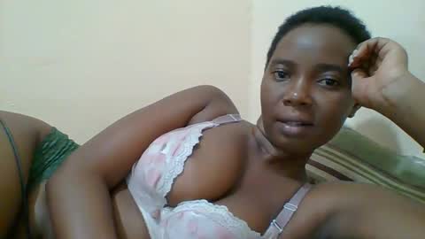 Queen online show from February 3, 2025, 6:39 pm