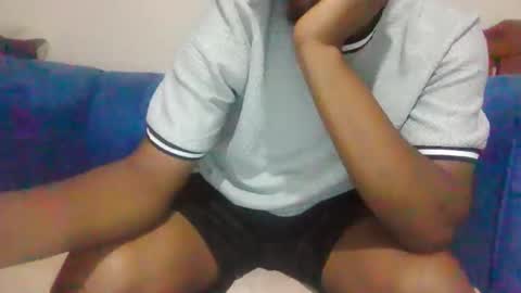 hotguyy001 online show from September 20, 2025, 3:18 am