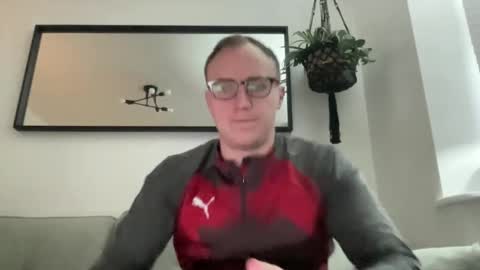 hotholby86 online show from December 27, 2024, 3:37 pm