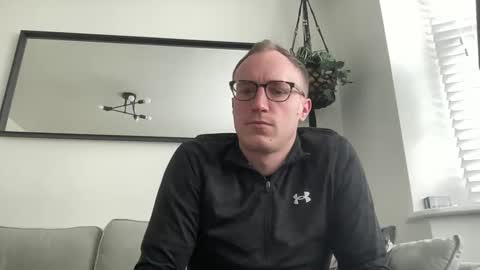 hotholby86 online show from December 29, 2024, 1:17 pm