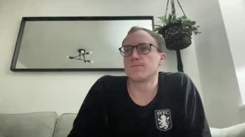 hotholby86 online show from February 3, 2025, 8:24 pm