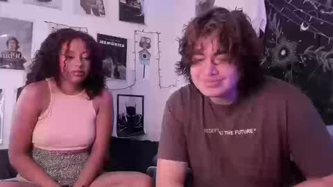 Sam and Nico online show from September 16, 2025, 3:24 pm