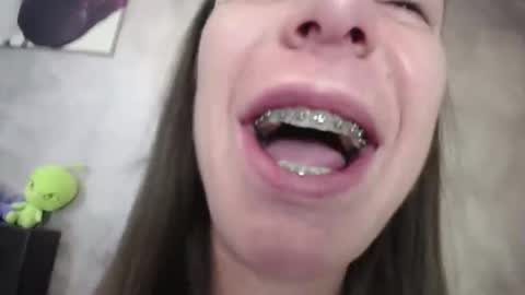 Lia   online show from April 2, 2026, 8:01 am