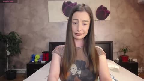 Lia   online show from April 23, 2026, 4:31 pm