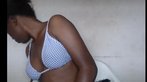 hotjessie0 online show from September 29, 2025, 4:17 am