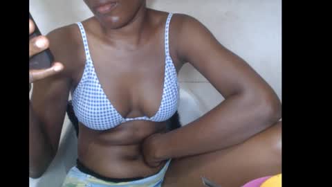 hotjessie0 online show from November 21, 2025, 7:40 am