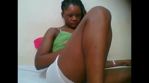 LOYCE online show from November 12, 2025, 9:58 pm