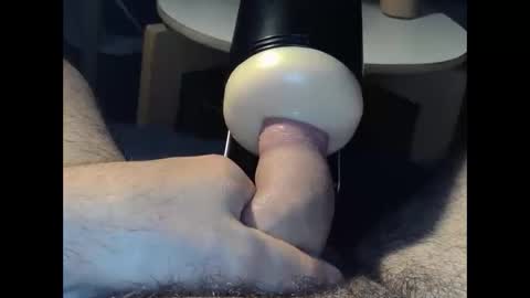hotlatino20cm online show from April 27, 2026, 8:29 pm