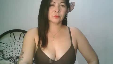Snapshot of hotmamajen4u chatting on February 23, 2026, 2:03 pm hotmamajen4u online show from February 23, 2026, 2:03 pm