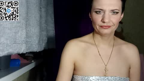 hotmamaqueen234 online show from April 9, 2026, 7:19 pm