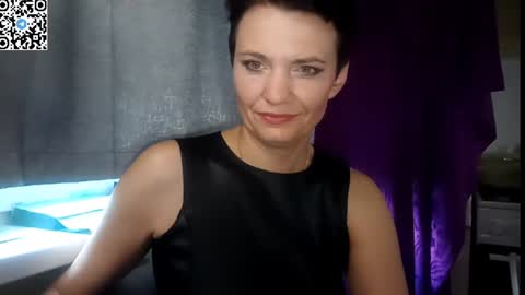 hotmamaqueen234 online show from July 15, 2026, 11:15 am