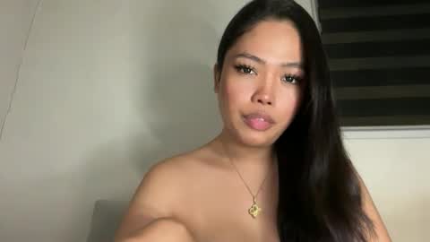 Eva online show from October 9, 2025, 6:17 pm