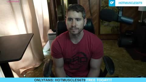 Snapshot of hotmuscles6t9 chatting on April 20, 2026, 2:20 pm hotmuscles6t9 online show from April 20, 2026, 2:20 pm