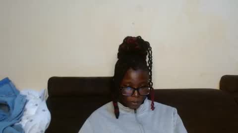 Snapshot of hotnelli chatting on November 14, 2025, 10:03 am Rose online show from November 14, 2025, 10:03 am