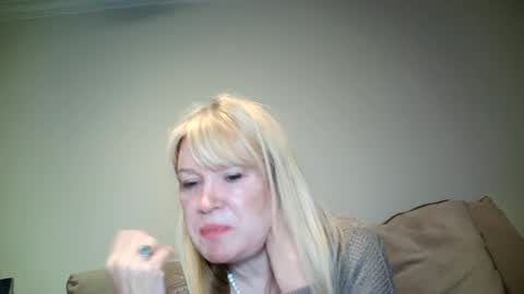 Snapshot of hotpepperrose chatting on December 5, 2024, 11:49 am hotpepperose online show from December 5, 2024, 11:49 am