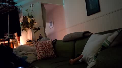 hotrox6942 online show from September 19, 2025, 9:43 am