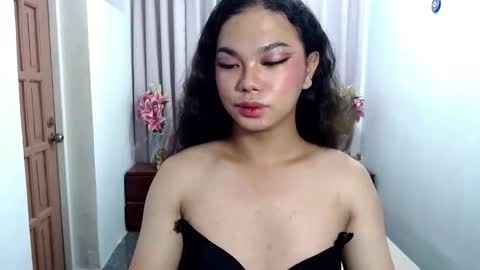 hotsiren101 online show from December 22, 2025, 7:44 pm