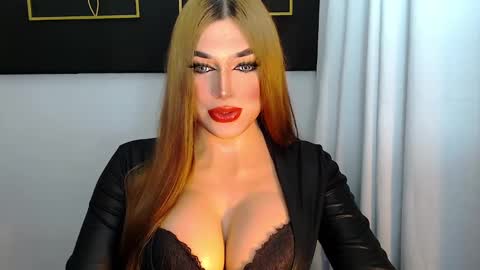 STELLA online show from December 6, 2024, 7:23 pm