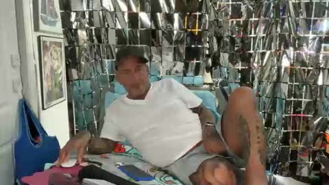 hotstuff775616 online show from April 4, 2026, 1:48 am