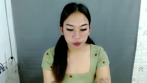 jelaigrande  online show from March 5, 2025, 8:00 am